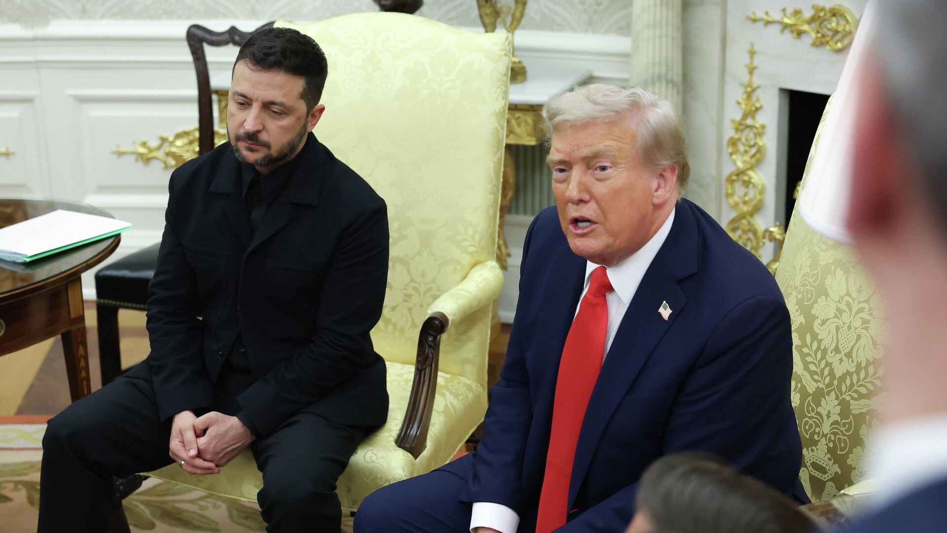 СМИ: улыбка с лица Зеленского исчезла, когда Трамп упомянул Путина